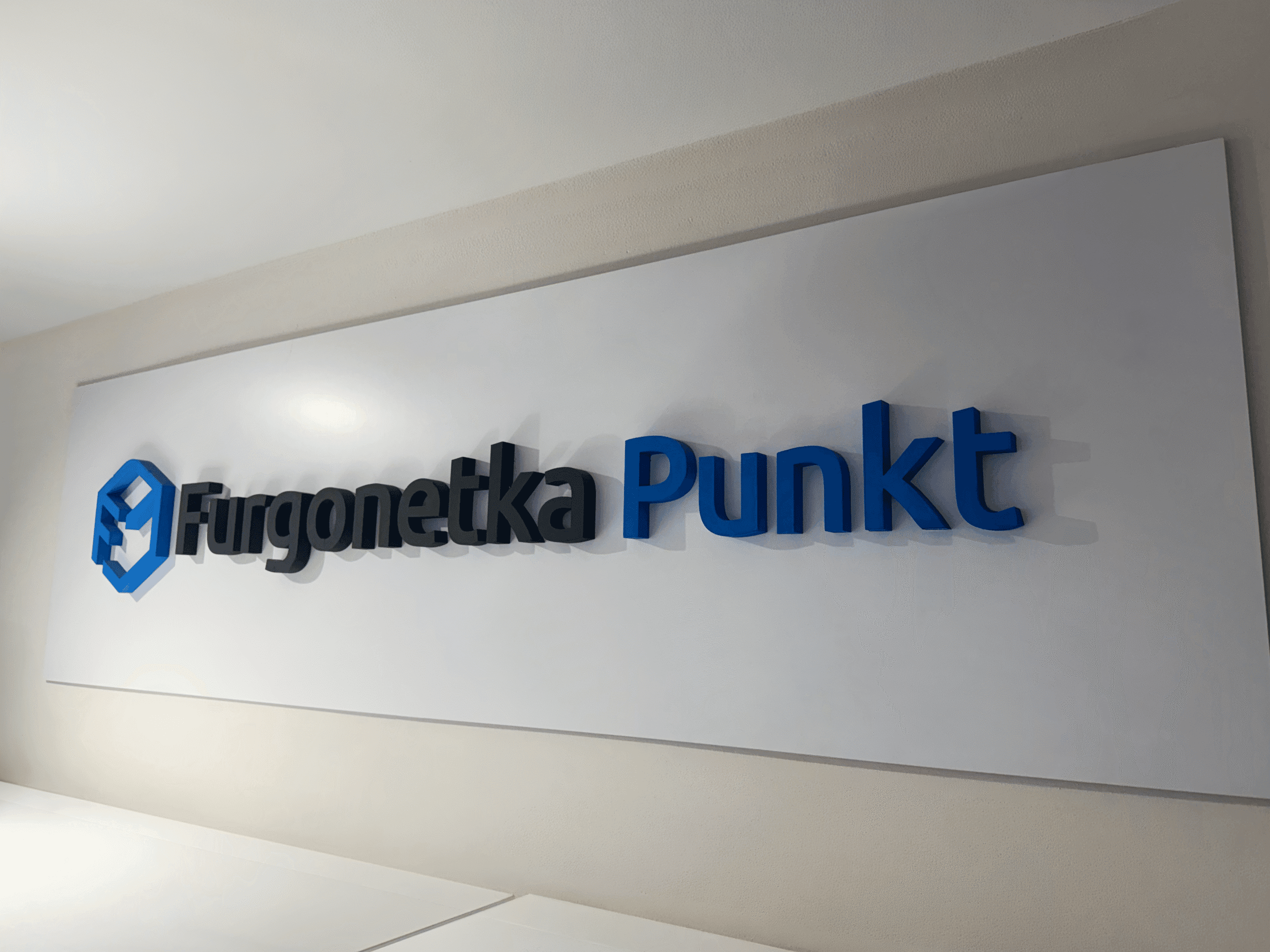 Furgonetka Punkt w Łodzi – jeden adres, wszyscy kurierzy, zero kolejek