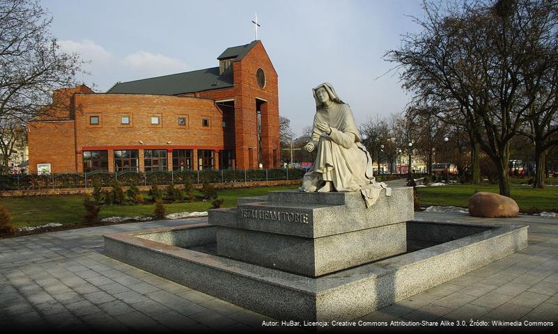 Pomnik św. Faustyny w Łodzi